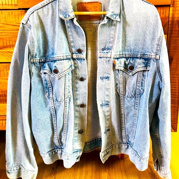 Levi's Jackets & Blazers - Levi’s denim jacket